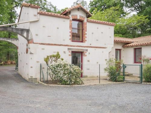 Vertou House | Gîte familial en forêt avec jardin clos, à 15 km de Nantes, équipements complets pour un séjour idéal - FR-1-306-807