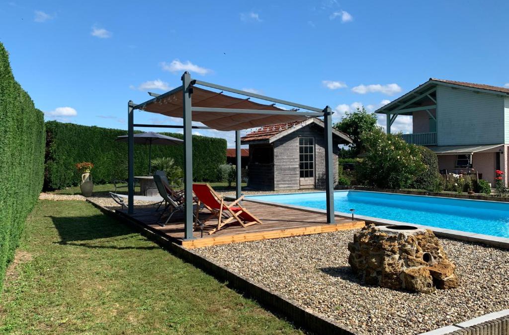 Castex-d'Armagnac House | Gîte ferme équestre avec piscine