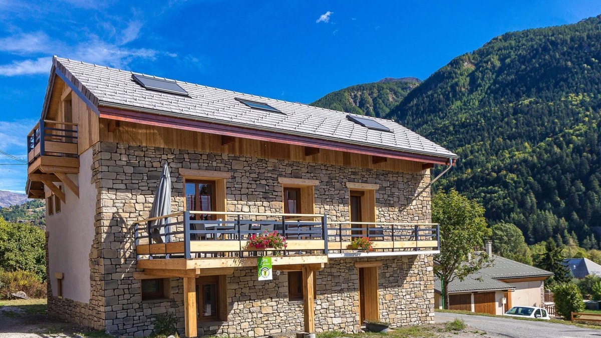 Saint-Jean-Saint-Nicolas Cottage | Gîte Coste Belle 10 Persons