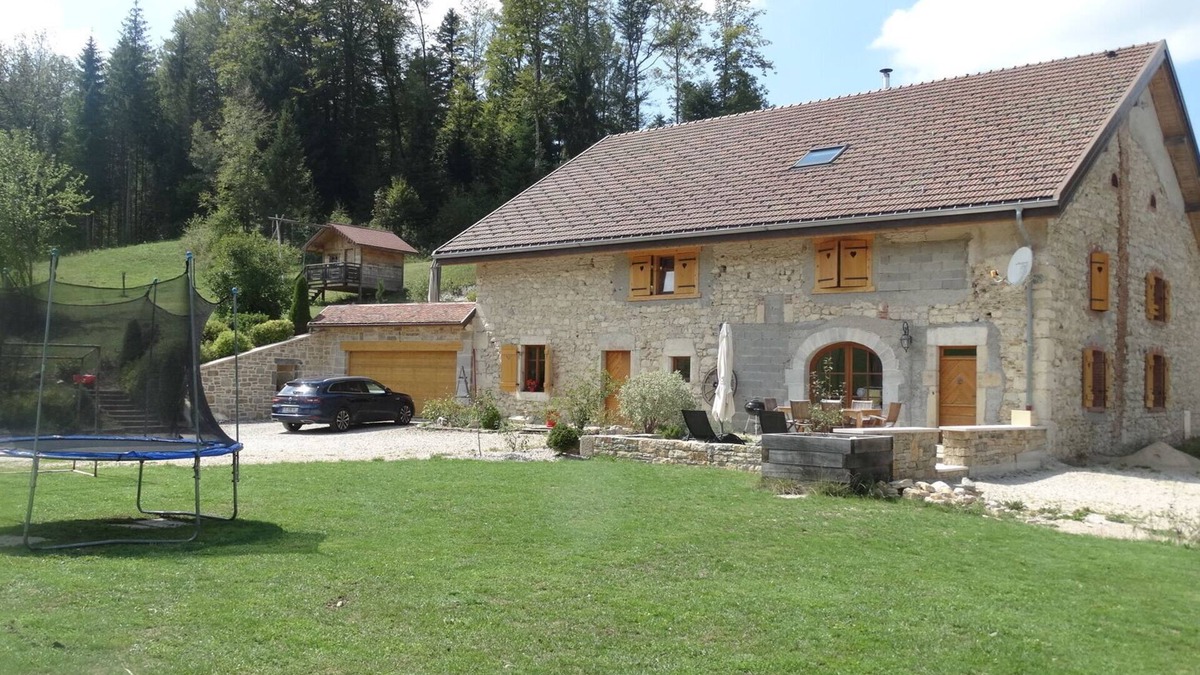 Saint-Laurent-en-Grandvaux Cottage | Gîtes Les Farfouilles