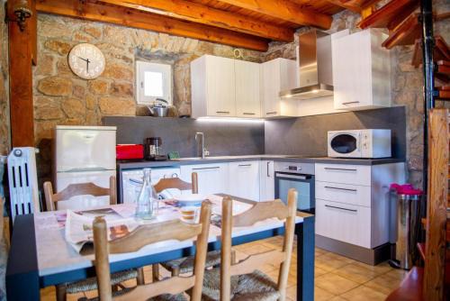 Saint-Frezal-d'Albuges House | Gîte Gîtes de France 2/4 personnes à la Peyre