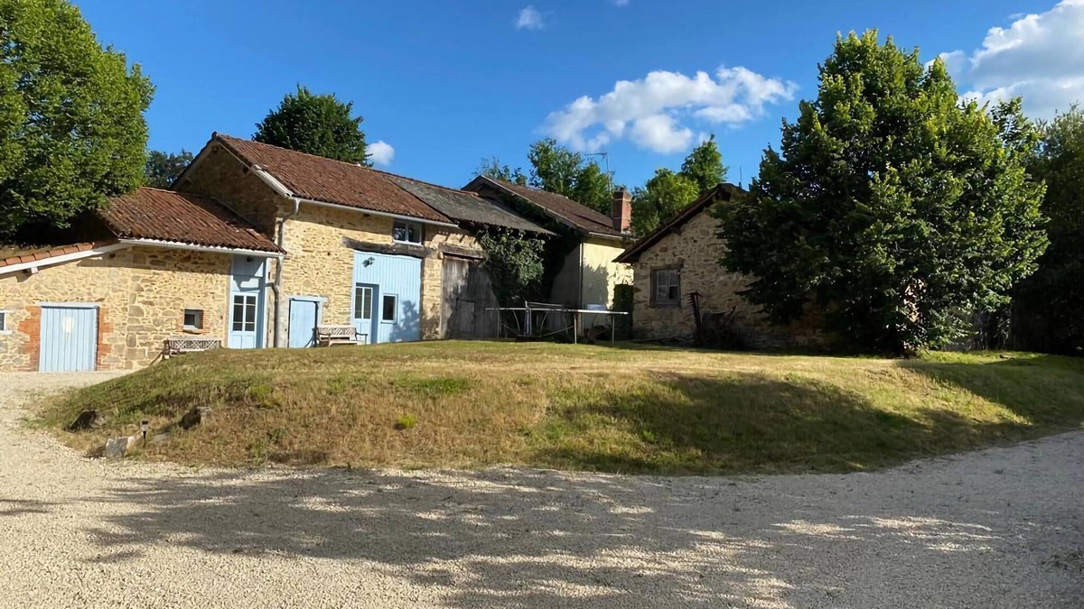 Saint-Leonard-de-Noblat Cottage | Gîte in Romefort near Lac de Vassiviere