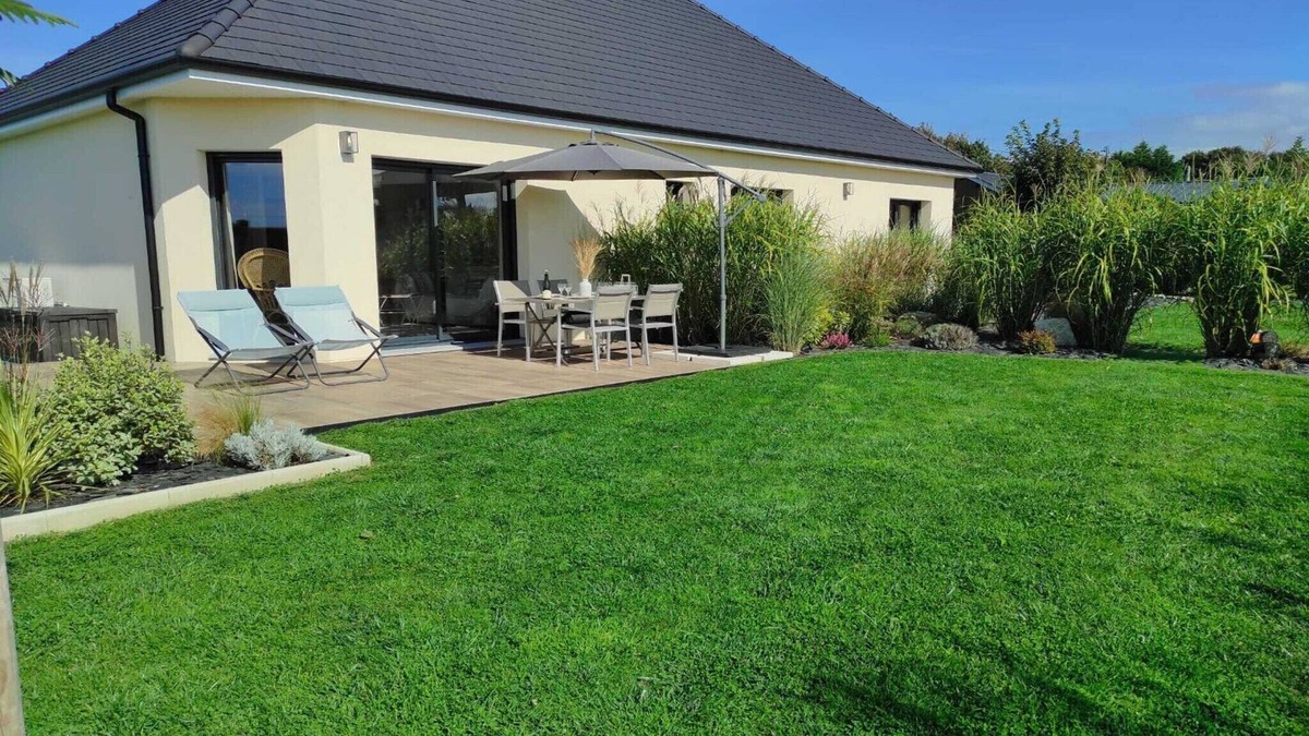 Bordeaux-Saint-Clair House | Gîte in Etretat near Cliffs & Beach