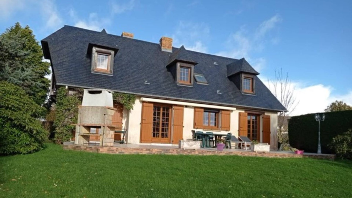 Octeville-sur-Mer House | Gîte in Octeville - sur- Mer, sleeps 8, between Le Havre and Etretat, 3 bedrooms.