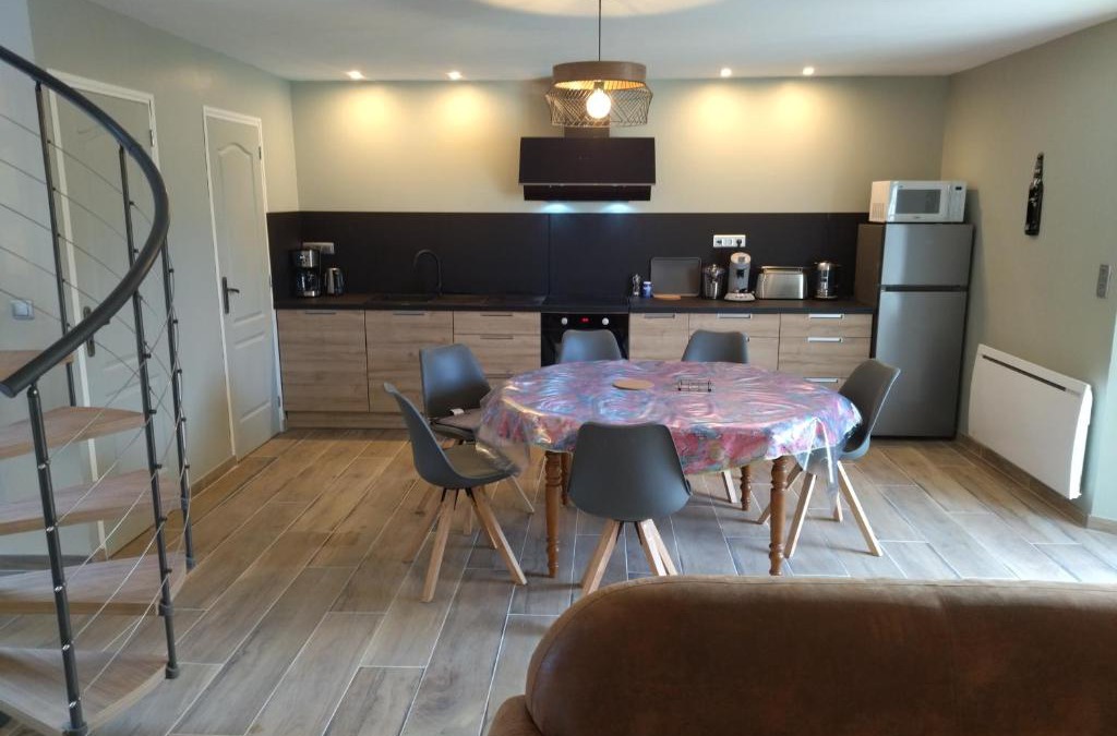 Auderville Apartment | Gîte l'écurie 3 étoiles La HAGUE - MANCHE 2-5 pers avec SPA sur le GR 223