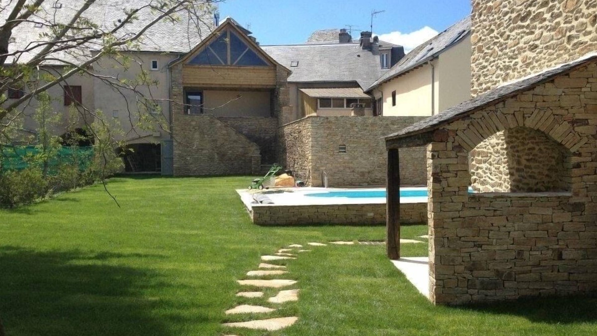 Calmont House | Gîte LA BASILIQUE, sleeps 4