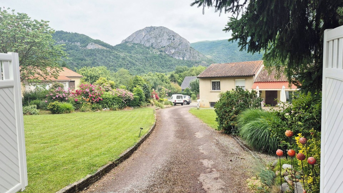 Tarascon-sur-Ariege House | Gîte la Treille-Evasion au clos des pradals Tarascon Ariège