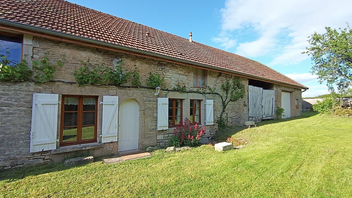 Civry-en-Montagne House | Gîte Le Belvédère du Lac between lakes and castles of the Dukes of Burgundy