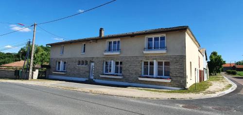 Le Vieil-Dampierre House | Gîte Le Bois d Argonne