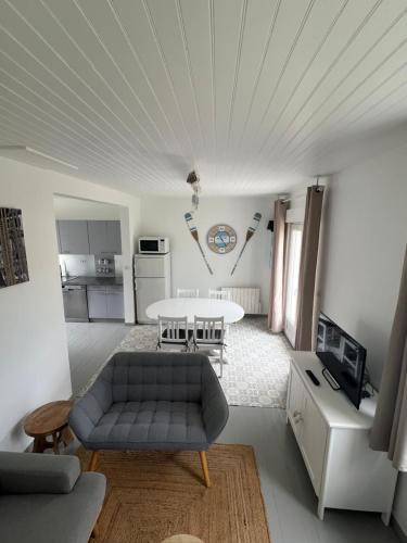 Saint-Germain-sur-Ay House | Gîte Le Coquillage, 50m de la mer