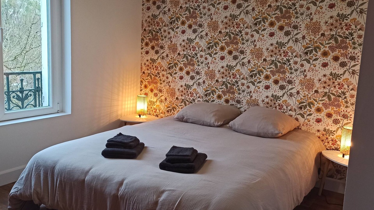 Verdun Apartment | Gîte LE FRANCAIS: meublé 3 étoiles, 2 chambres, GARAGE et JARDIN, CLIMATISATION