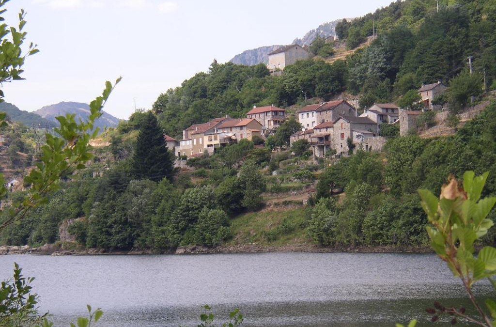 Sainte-Marguerite-Lafigere Apartment | Gîte le Petit Riou