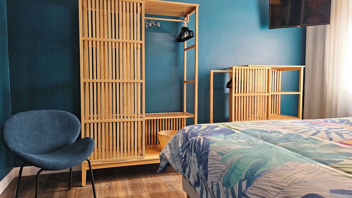 Sablons House | Gîte le loft bleu sleeps 12