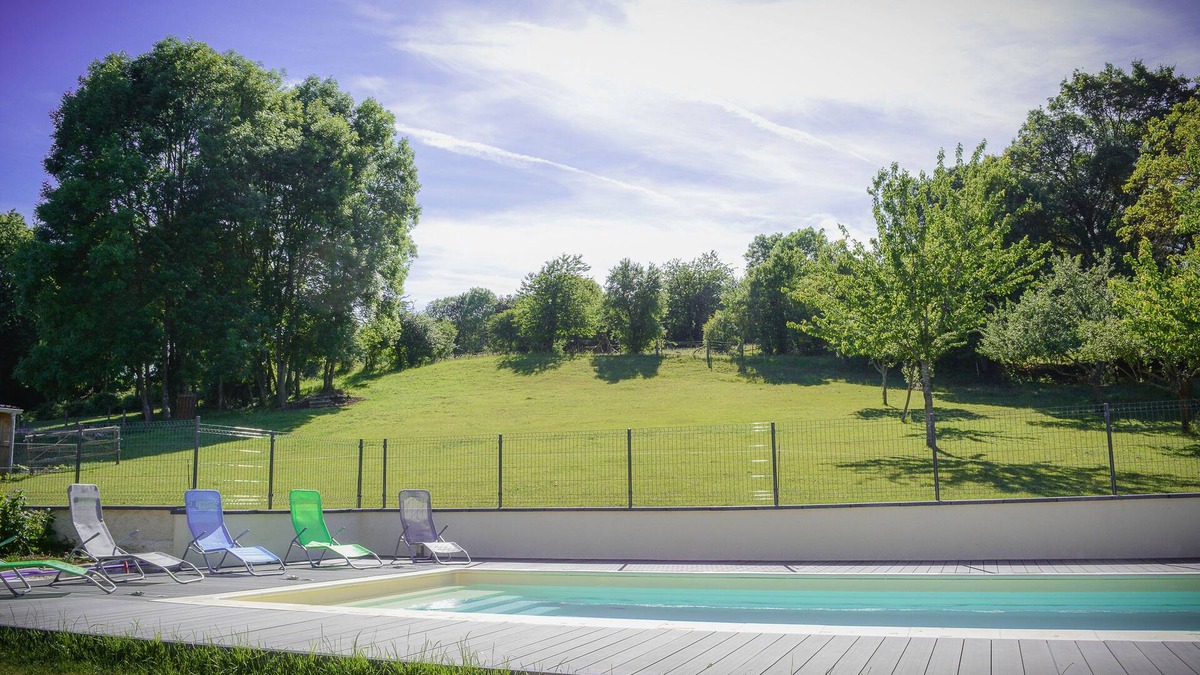 Favieres House | Gîte Le Répit with swimming pool