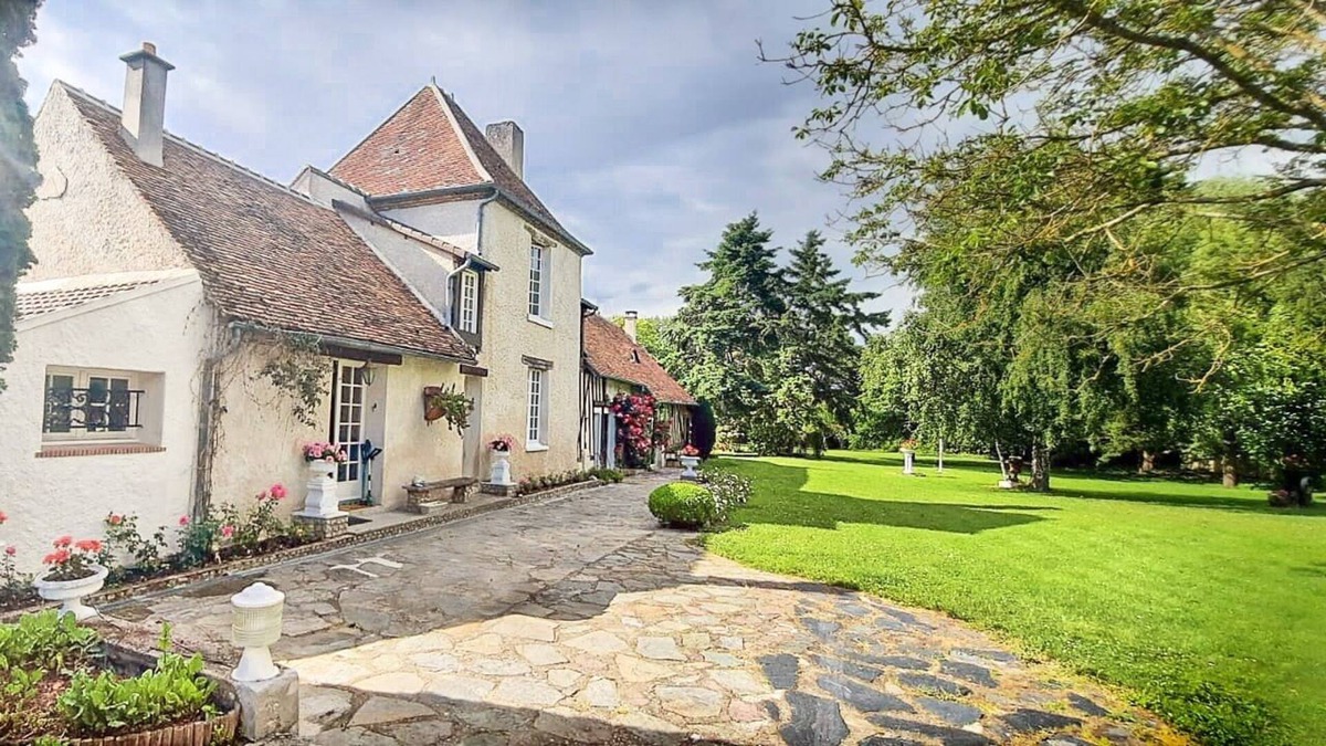 Courcy-aux-Loges House | Gîte le relais d'Eugénie