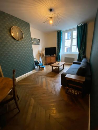 Avallon Apartment | Gîte Le Saint Père