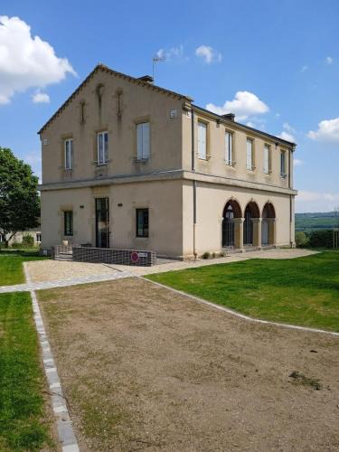 Collonge-en-Charollais House | Gîte les Arcades