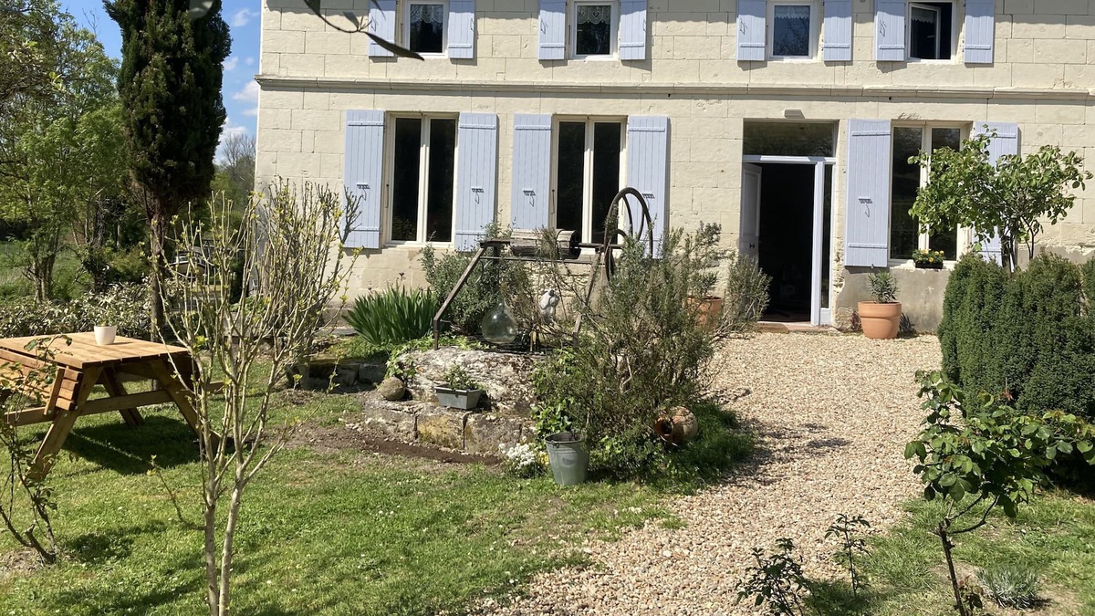 Saint-Dizant-du-Gua Condo | Gîte les ganivelles