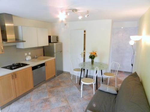 Sainte-Helene-du-Lac Apartment | Gîte les Platanes