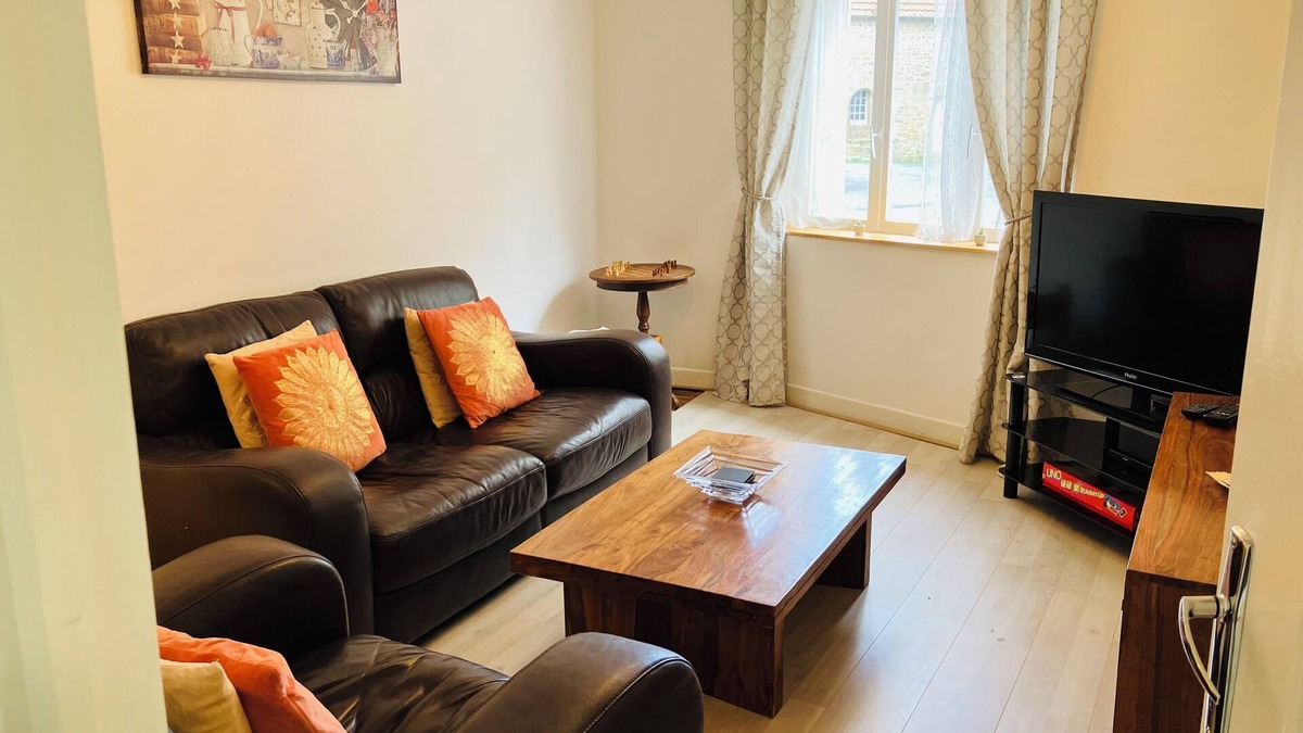 Bussiere-Dunoise House | Gîte LVB Lovely 2-bedroom village home in Bussière-DunoisenSleeps 4