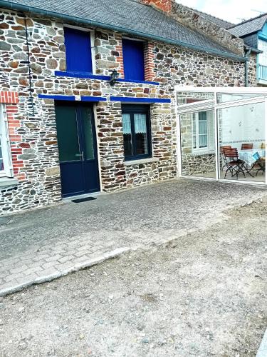 Hirel House | gîte marin petit châtelet