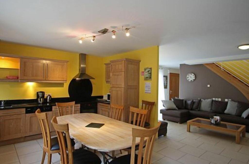 Rebeuville House | Gîte moderne à Rebeuville, proche Neufchâteau, 3 ch., accès PMR, pêche, WIFI, tout inclus - FR-1-589-157