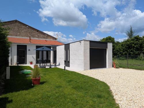 Milly-sur-Bradon House | Gîte Moderne et Chaleureux pour 4 à Milly-sur-Bradon - FR-1-585-177