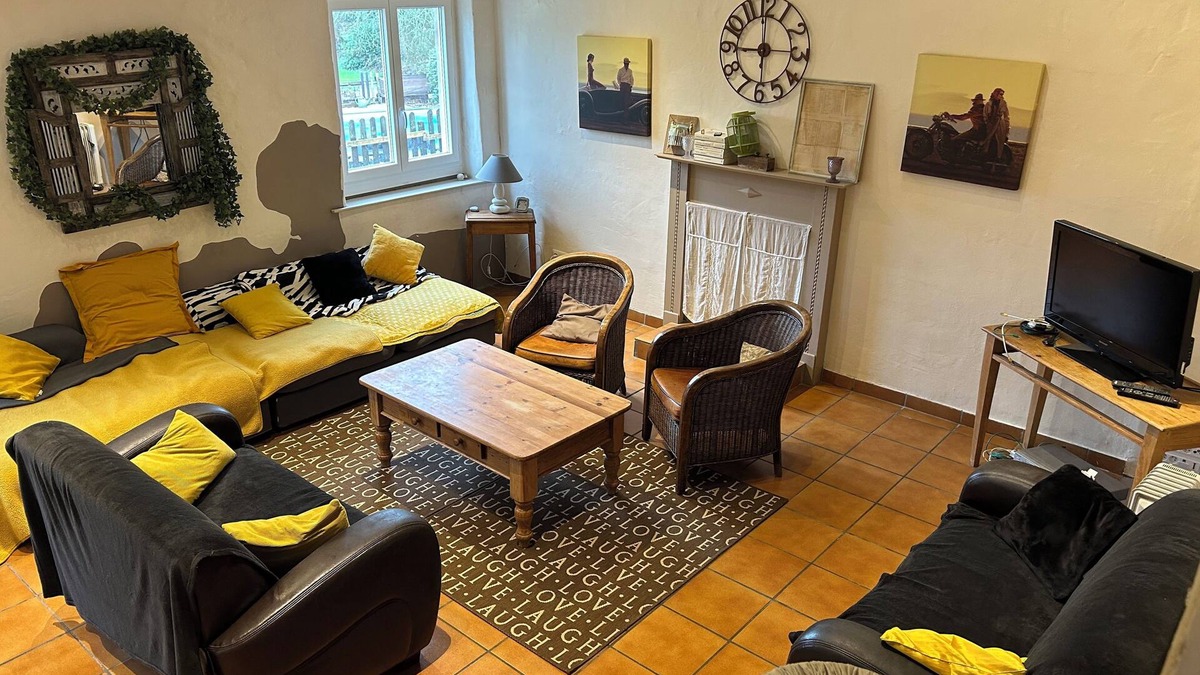 Cleguerec Apartment | Gîte near Pontivy and Lac de Guerlédan, ideal for convivial moments