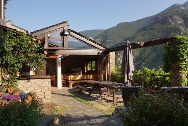 Nohedes House | Gîte paisible au cœur des montagnes à Nohèdes