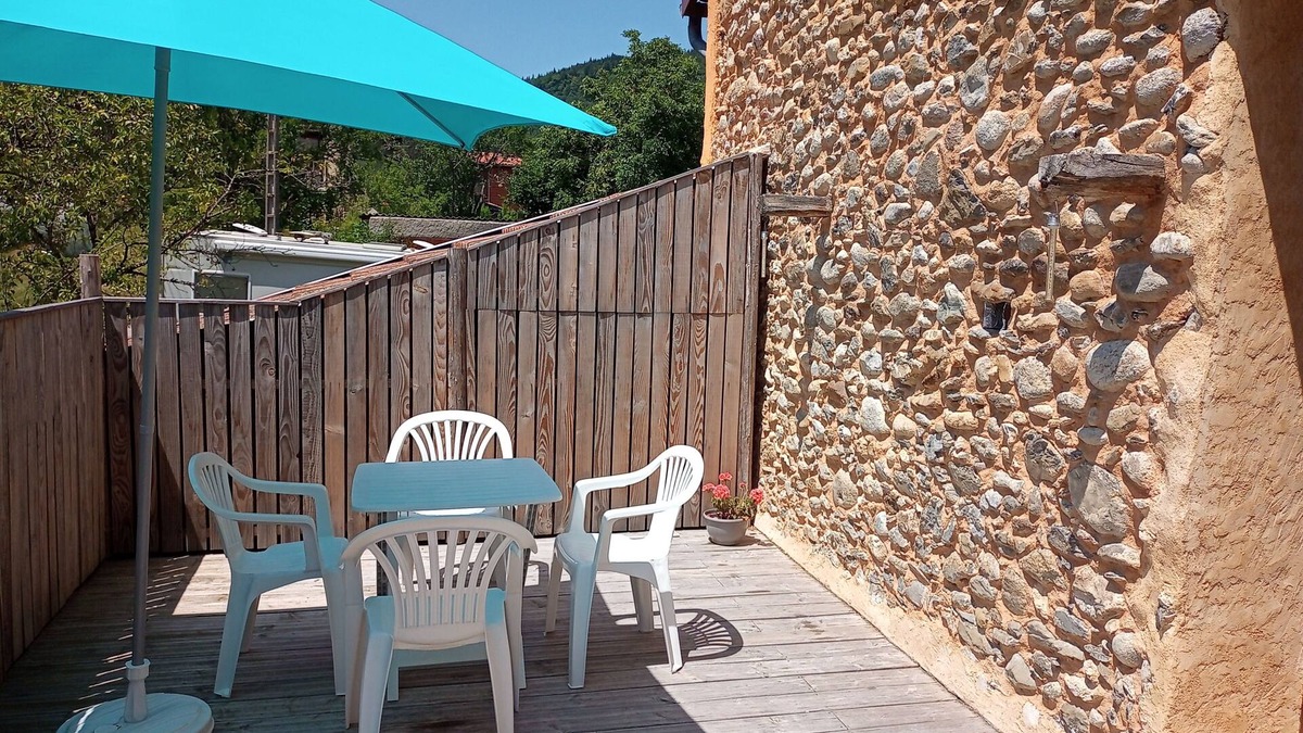 Fougax-et-Barrineuf Apartment | Gîte Peyroutous in Ariège
