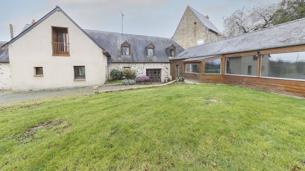 Maisoncelles-du-Maine Cottage | Gîte pour 16 pers avec piscine - Maisoncelles