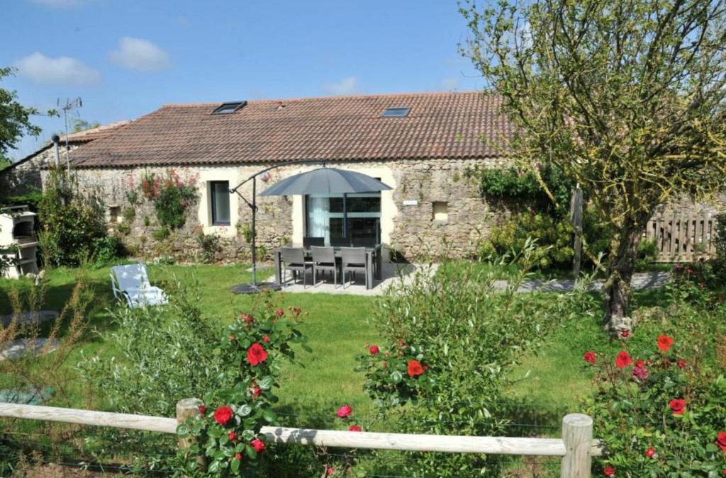 Soullans House | Gîte rénové avec spa, piscine chauffée, WiFi et accès handicapés au cœur du Marais Breton - FR-1-426-321