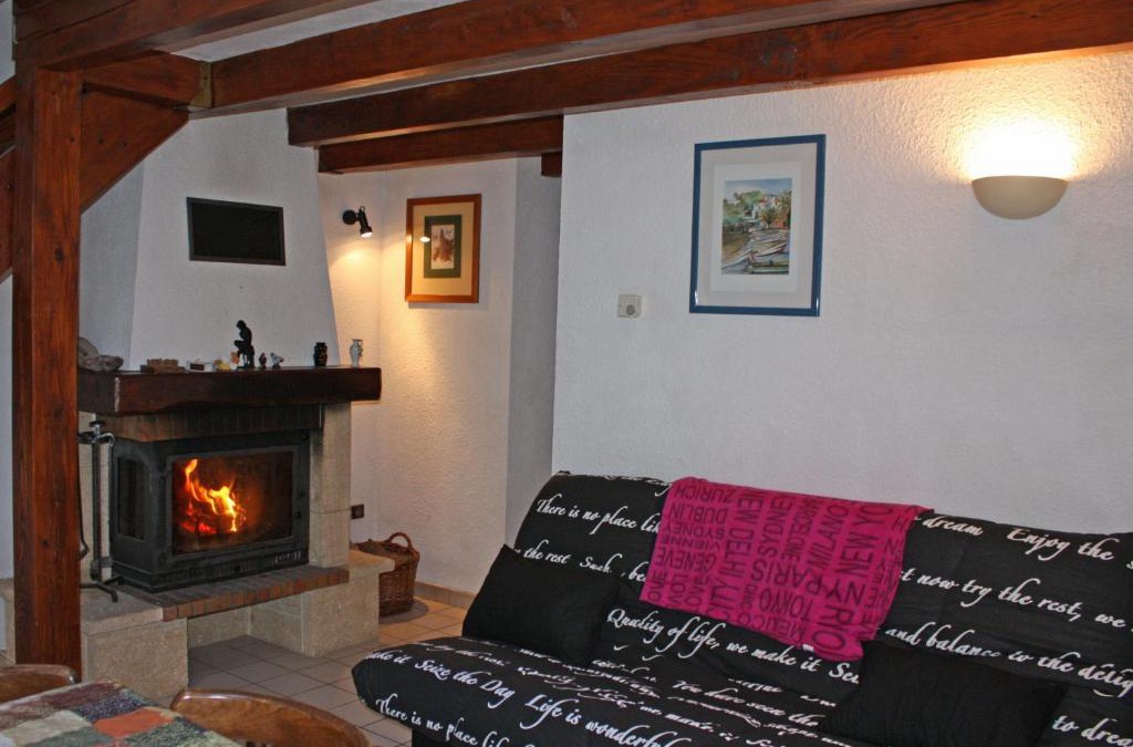 Girmont-Val-d'Ajol House | Gîte rénové, nature et jeux près du Val d'Ajol, 3 ch, 2 sdb, Wifi, équipements bébé, proche ski - FR-1-589-113