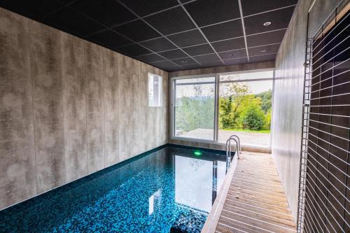 Saint-Cassin Apartment | Gîte, Spa Kyo-alpes, piscine intérieure privée prés de Chambéry