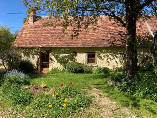 Parassy House | Gîte Tout Confort à Parassy : Proche Bourges et Sancerre, Idéal Randonnées et Découvertes - FR-1-586-31