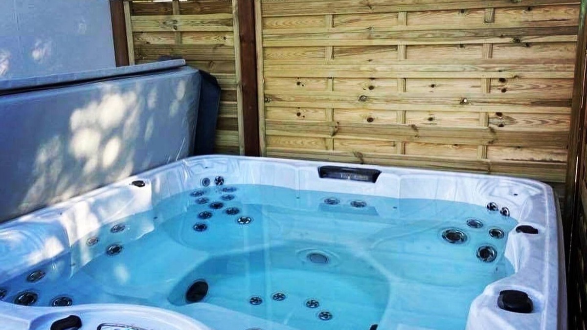Theix-Noyalo House | Gîte Tout Confort Jacuzzi Privé