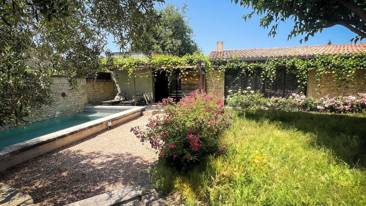 Lagnes House | Gîte tout confort - jardin et piscine chauffée