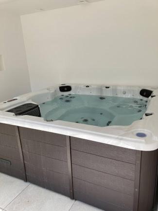 Saint Vivien House | Gîte tout confort (SPA, Sauna, piscine chauffée)