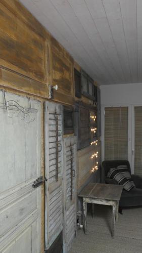 Hannonville-sous-les-Cotes House | Gîte, Vintage Touch