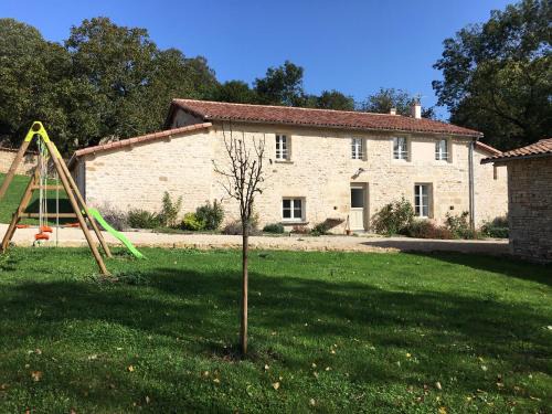 Azay-le-Brule Bed & Breakfast | Gîtes Les Demeures de Valette