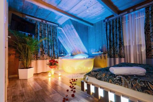 Poronin House | GÓRALSKA VILLA APARTAMENTY Z JACUZZI & HOME SPA & Zakopane