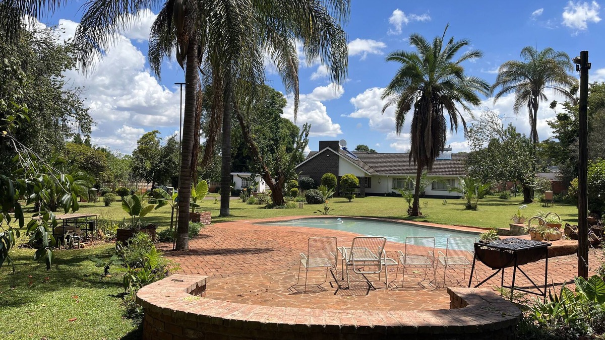 Greendale House | G & I House - Self Catering with 24/7 Security, On-site Assistant & Solar Backup