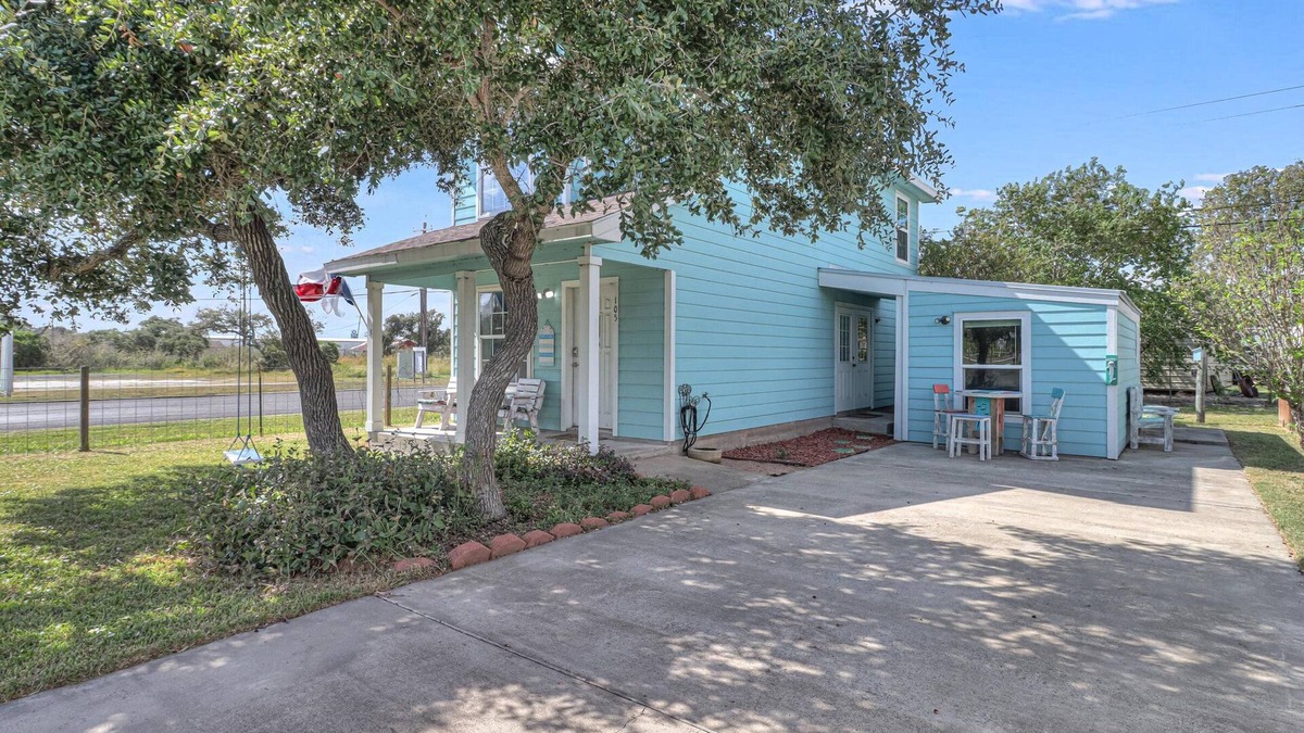 Rockport House | G & J Paradise! Charming home in peaceful Holiday Beach, bring the boat!