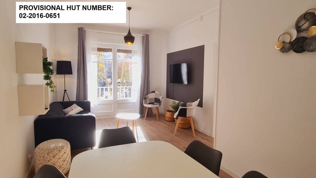 La Sagrada Familia Apartment | G11 nice 4 Bedrooms Apartment With Balcony, in Sagrada Familia. Exiample