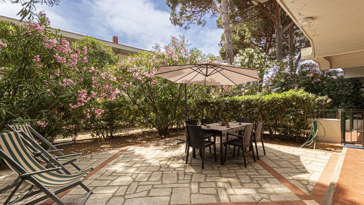 Marina di Campo Apartment | Gabbiano 3 in Marina di Campo, apartment in a residential area, convenient to all services and close