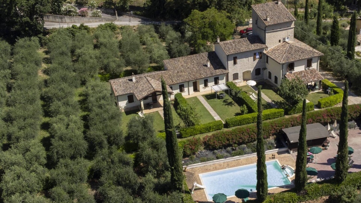 Precetto Apartment | GABBIO: Two-room apartment in farmhouse with swimming pool, Marmore Falls