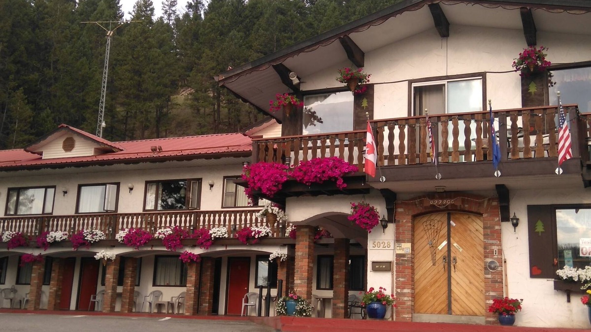 East Kootenay Hotel | Gables Motel