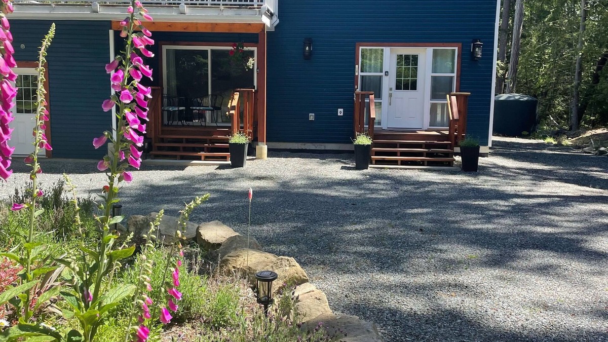 Regional District of Nanaimo Apartment | Gabriola Small Suite with Hot Tub