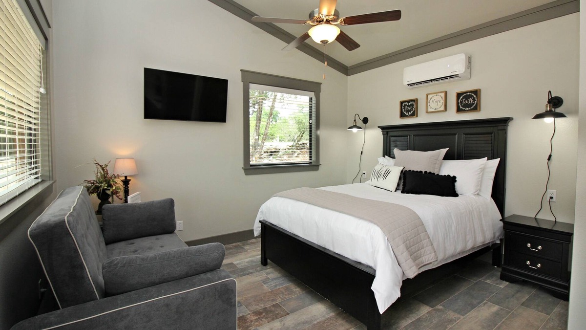 Wimberley Cottage | GAC- Blanco Suite - Modern Cabin, Minutes to Wimberley Square