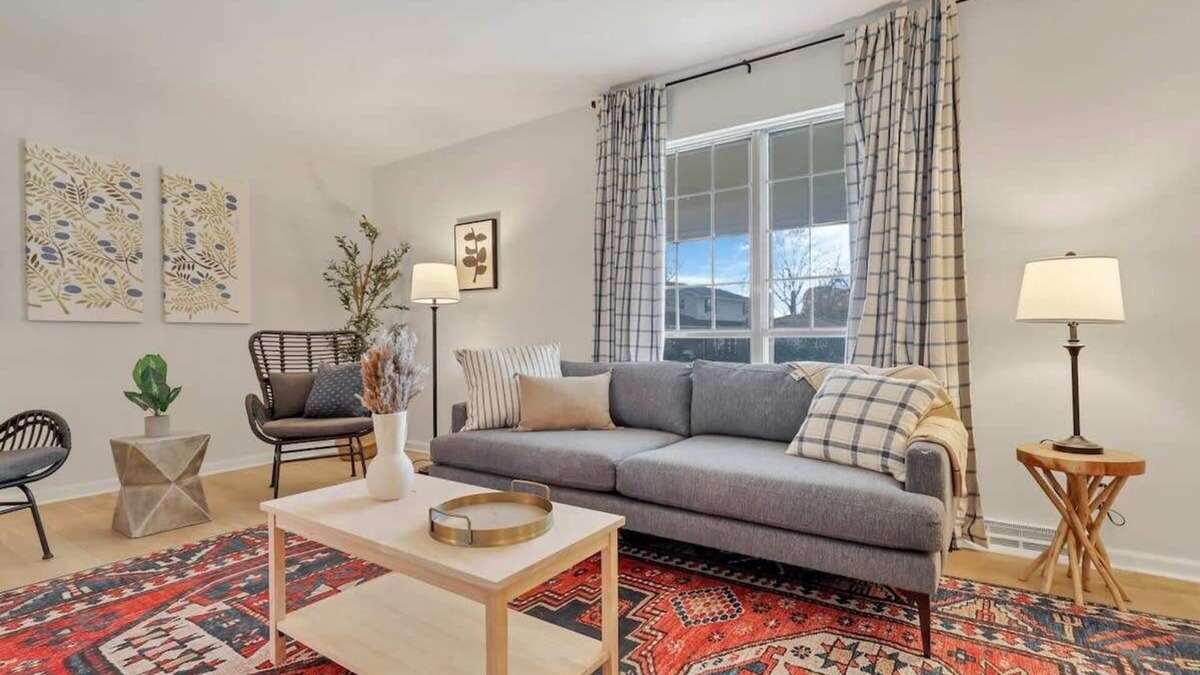Gahanna House | Gahanna Farmhouse - 4 Bed 2 Bath - INTEL
